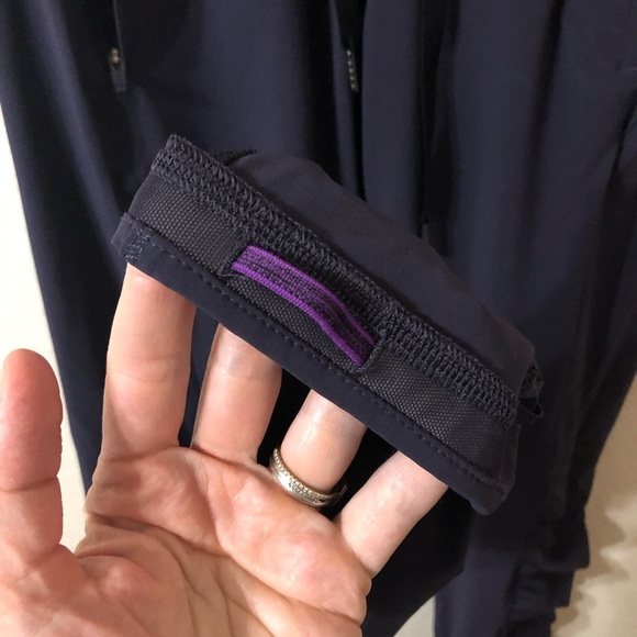 Lululemon Runderful Pant in Grape & Space Dye - Size 6 - Picture 8 of 11
